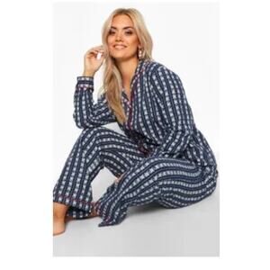 Boohoo Women’s Plus Size Printed Pajamas size 18